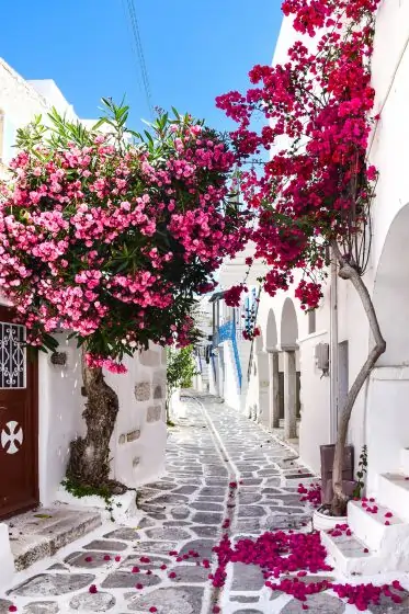 narrow streets regions greece